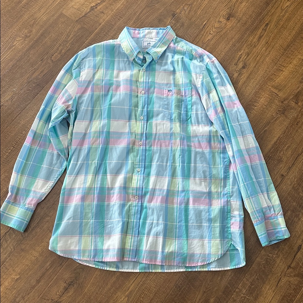 Men’s Southern Tide button down shirt